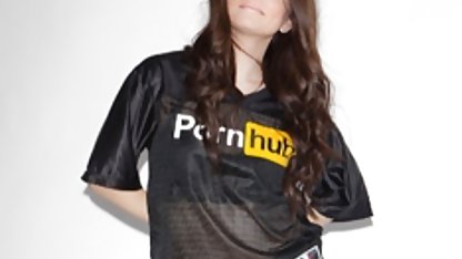 MILF بلوند سکسی سکس سوپر کامل عاشق قورت دادن است
